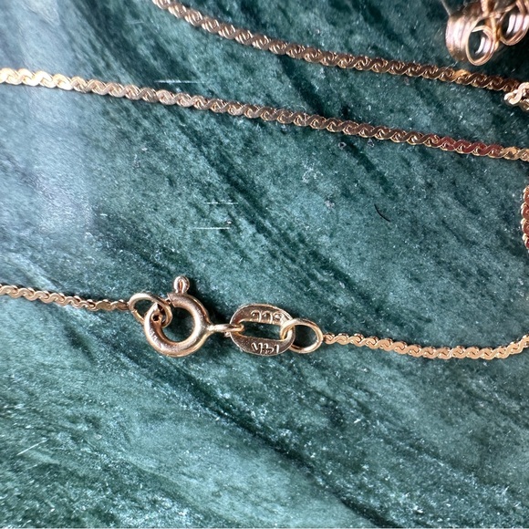 14K solid gold earrings and pendant set with chain - Picture 4 of 7